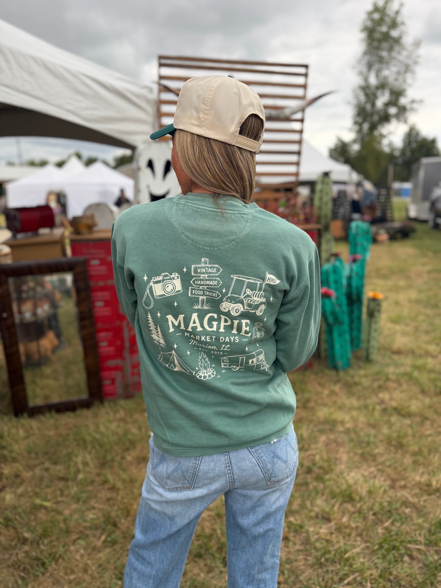 Camp MMD SWEATSHIRT