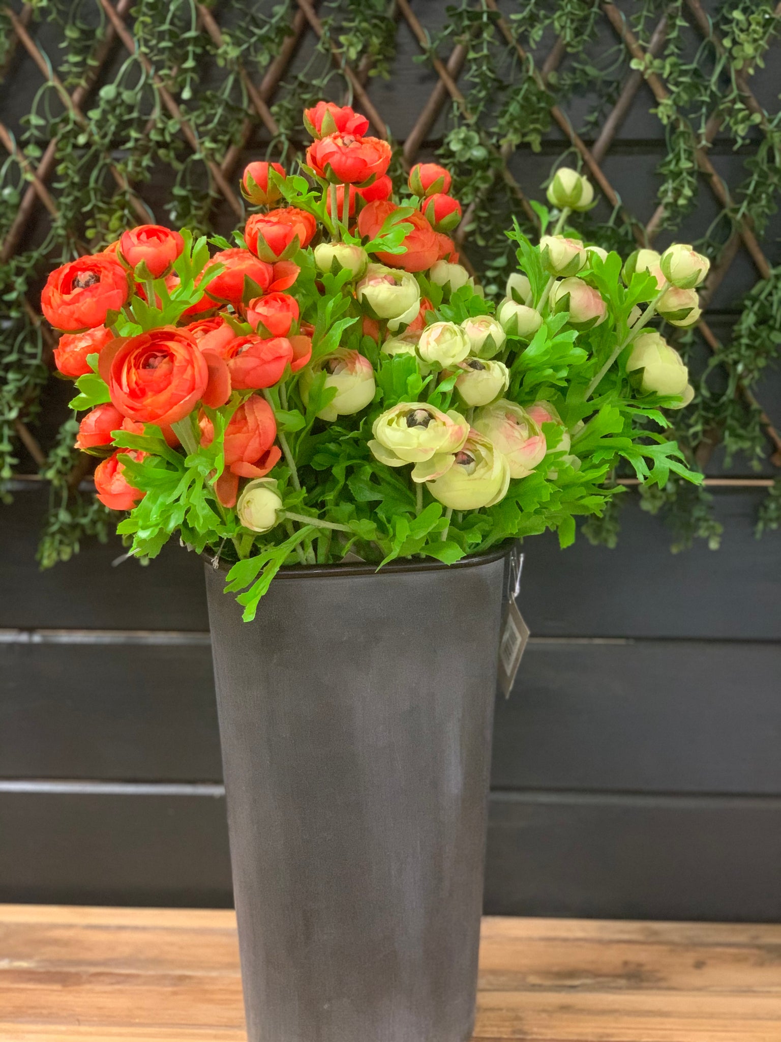 WW116 Ranunculus w/ Buds